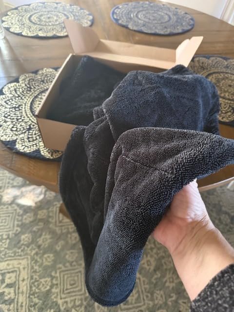 Customer review photo for GLANZ Aqua Magnet drying towel